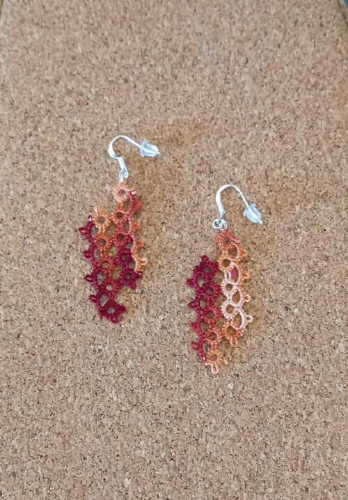 Boucles d'oreilles Bambou en dentelle de frivolités en fil de coton DMC acajou ombré