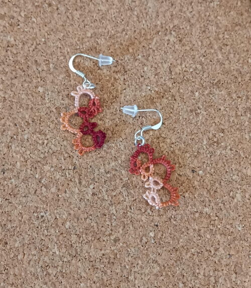 Boucles d'oreilles Bulles d'eau en dentelle de frivolités en fil de coton DMC acajou ombré